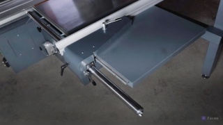 Форматно-раскроечный станок с роликовой кареткой и наклоном пилы W10