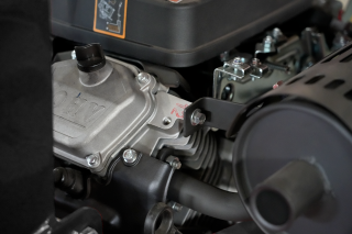 Бензиновый измельчитель веток BX42B