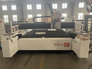 Широкоформатный оптоволоконный лазер для резки металла XTC-20120W/6000 Raycus