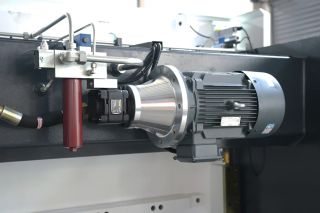 Гидравлический листогибочный пресс KRRASS SPB 110/2500 4 axis