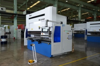 Гидравлический листогибочный пресс PBC-110/2500