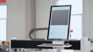 Оптоволоконный лазерный станок для резки металла XTC-1530W/12000 Raycus