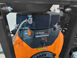 Бензиновый измельчитель древесины с гидравлической подачей BX-37B