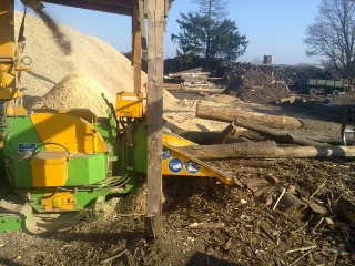 Барабанный измельчитель древесины HM6-400EM