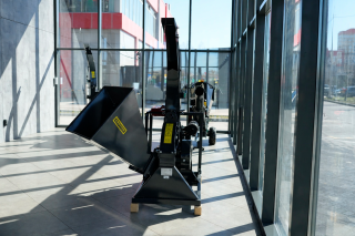 Бензиновый измельчитель веток BX-62B