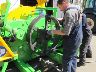 Барабанный измельчитель древесины HM6-400EM