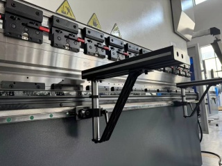 Гидравлический листогибочный 8-осевой пресс KRRASS PBS 250/3200 8 axis