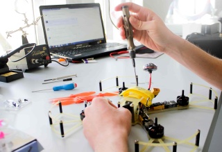 Образовательный набор квадрокоптера EDDRON First (на разъемах)