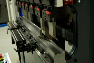 Электрический листогибочный пресс EPP 70/2500 4 axis