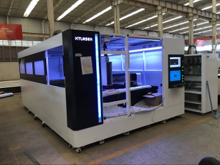 Станок оптоволоконной лазерной резки закрытого типа XTC-1530G/2500 IPG