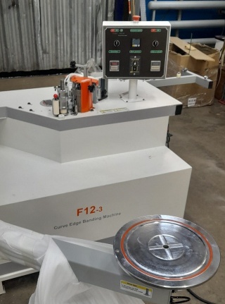 Кромкооблицовочный станок для оклейки F12-3