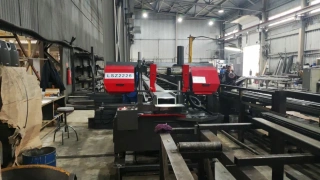 Полуавтоматический ленточнопильный станок  с поворотной рамой MetMachine LSZ2226