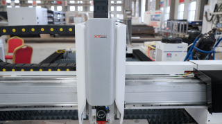 Оптоволоконный станок для резки металла XTC-1530H/3000 Raycus/Reci