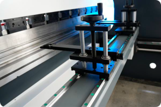 Гидравлический листогибочный пресс KRRASS WC 67K 63/2500 с ЧПУ Estun 21