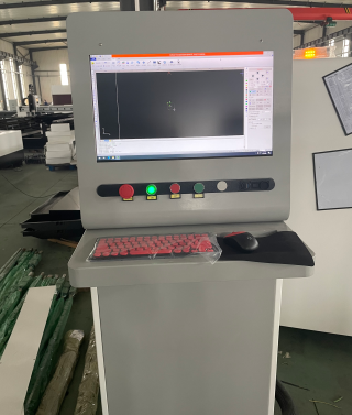 Оптоволоконный лазерный станок HGTECH SMART-6015/12000 Raycus