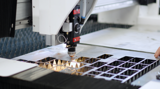 Оптоволоконный станок для резки металла XTC-1530H/3000 Raycus/Reci