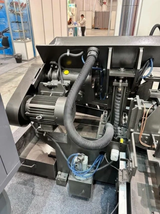 Автоматический ленточнопильный станок MetMachine ALS3032