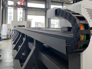 Оптоволоконный лазерный труборез HGTECH TS550-1212-3C/12000 Raycus