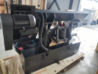 Полуавтоматический ленточнопильный станок MetMachine LS4040