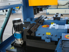Автоматический станок для резки металла дисковой пилой KING-MACC GM-AD-420CNC