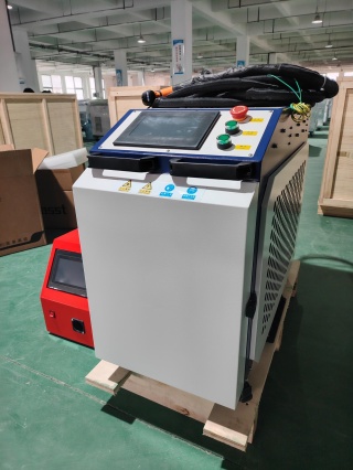 Оптоволоконный лазерный сварочный аппарат + лазерный очиститель + лазерный резак 4 в 1  LWC-2000/Raycus