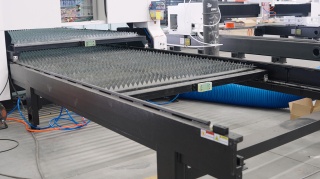 Высокомощный оптоволоконный лазерный станок XTC-1530G/12000 Raycus