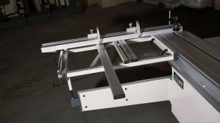 Форматно-раскроечный станок с наклоном пилы Y45-6