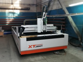 Оптоволоконный лазер для резки металла XTC-1530H/6000 Reci