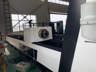 Волоконный лазерный резак для металлических труб LF60M/2500 IPG