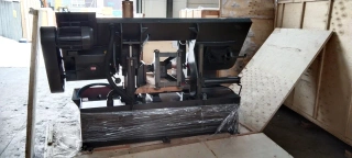 Полуавтоматический ленточнопильный станок MetMachine LS4040