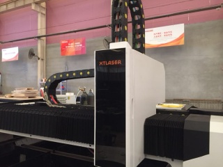 Установка оптоволоконной лазерной резки металла  XTC-1530W/2500 IPG