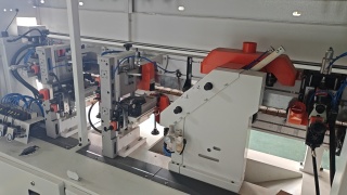 Автоматический кромкооблицовочный станок ZY-B1822(JC)