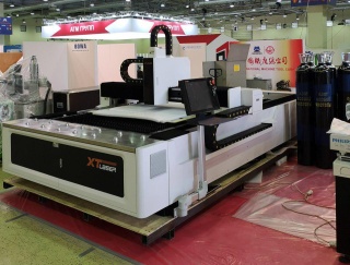 Станок оптоволоконной лазерной резки металла XTC-1530H/500 Raycus
