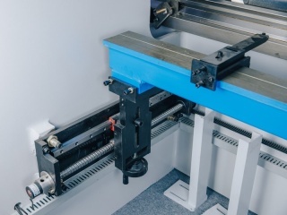 Гидравлический листогибочный пресс MetalTec HBM 63/2500
