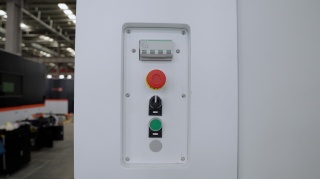 Высокомощный оптоволоконный лазерный станок в защитной кабине XTC-2060G/30000 Raycus