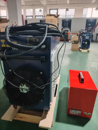 Оптоволоконный лазерный сварочный аппарат + лазерный очиститель + лазерный резак 4 в 1  LWC-2000/Raycus