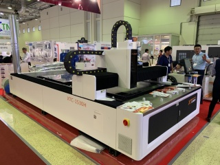 Станок оптоволоконной лазерной резки металла XTC-1530H/500 Raycus