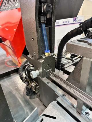 Автоматический ленточнопильный станок MetMachine ALS3032