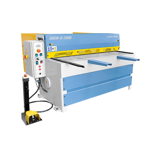 Гильотинные ножницы электромеханические SRGM 1100x6