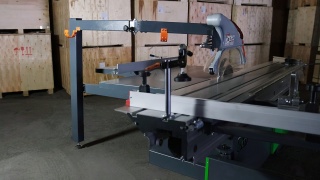 Форматно-раскроечный станок с роликовой кареткой и наклоном пилы W10