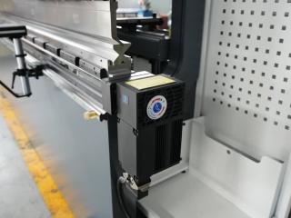 Гидравлический листогибочный 8-осевой пресс KRRASS PBS 250/3200 8 axis